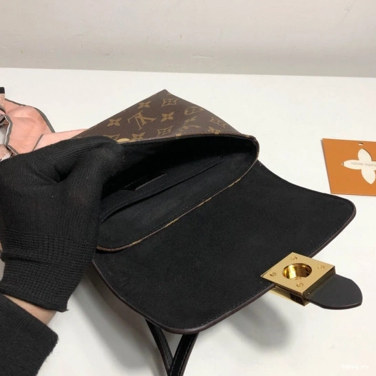 LOUIS BB LOCKY VUITTON 0723